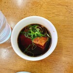 長浜ラーメン 喜樂屋 - これが角煮なのね。長崎の東坡肉を想像してました
      