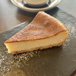 純喫茶ツタヤ - チーズケーキ650円
