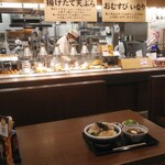 丸亀製麺 - 座った席からパチリ