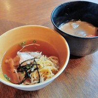 The lounge on the water - 鶏飯