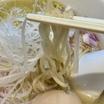 中華そば 結。 - 麺リフト