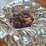 薪と炭焼き いと半 - 舞茸ホイル焼き