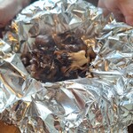 薪と炭焼き いと半 - 舞茸ホイル焼き