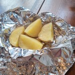 薪と炭焼き いと半 - ジャガイモホイル焼き