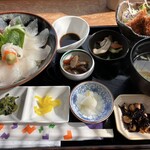 海の駅とまり 元気海 - ひらめ元気丼1600円