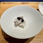 一碗水 - 八碟　あおりいか湯引き 中国オリーブ