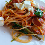 Cafe N225 - ソーセージとモッツァレラチーズ トマトソースパスタ