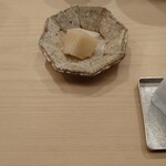 日本橋蛎殻町 すぎた - ガリ、指拭き