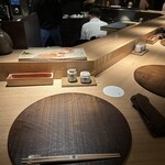 炭割烹 新谷 - 内観