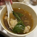 黄記滷肉飯 - 花枝焿 （いかのつみれスープ）