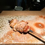 炭割烹 新谷 - 熊野地鶏もも塩 ◎