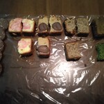 アメノチ。 - 中身はパウンドケーキ12切れとクッキー5枚！