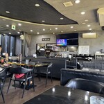 ムムターズレストラン - 内観/けっこうオオバコでクリーン