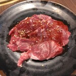 やきにく藤太 - すね焼き