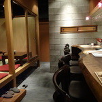 臥薪 - カウンターと座敷