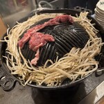 羊肉炭火焼 肉汁屋 - 