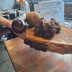 薪と炭焼き いと半 - 舞茸、ジャガイモ、茄子