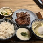 炭焼牛たん東山 雅 - 