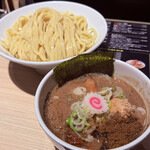 東京アンダーグラウンドラーメン 頑者 - 