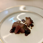 SALONE TOKYO - 手前の小さなササミはとても柔らかく､胸肉もしっとり美味しい｡奥のもも肉は一番味が凝縮している感じで、噛む度に美味しさが広がります。