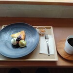 豆挽きのゴーシュ - 岩岡産米粉で作るあっさりチーズケーキ・自家製無花果ジャム・こまめモカブレンド