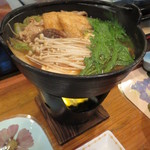 味処 大丸 - 特製みそ出汁に、手作り鶏だんご・豚肉・魚・きのこ類・野菜