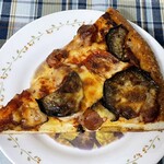 ブーランジェリー スドウ - 具材とソースが美味しいモチモチピザ