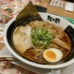 越後秘蔵麺 無尽蔵 - 料理写真:あごだし新潟しょうゆラーメン ￥880（税込）