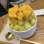 ソルビンカフェ 新大久保本店 - マンゴーヨーグルトメロンソルビン