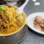 手打らーめん 勝龍 - ネギみそラーメン　チャーシュートッピング