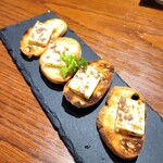 食堂 はつかなる - いちじくバターと炭焼バケット。