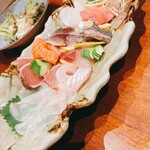 K-neerg - 刺し盛り  ¥1,400～   こちらは2人前