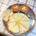 STAR - エビカレー&バターチキンの2種  クリーミーで美味しかった。