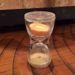 Tobi Ume - 《焼き牡蠣盛り(4個)》は砂時計で4分