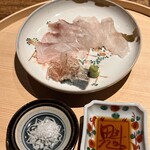 温石 - お造りは地物のマゴチです