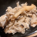 温石 - 秋はキノコの炊き込みご飯何一番です