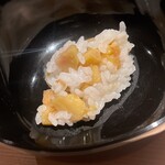 温石 - 地物の栗ご飯。栗は焼いて炊いて仕込みました