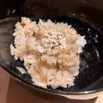 温石 - 二膳目の花鯛、舞茸、松茸の炊き込みご飯