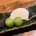 温石 - デザートのフルーツは梨とシャインマスカット