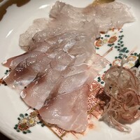 温石 - マゴチを薄造りに仕上げました