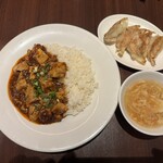 石庫門 - 本格四川麻婆ご飯と餃子