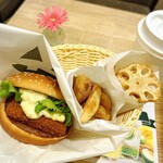 フレッシュネスバーガー 新宿三井ビル店 - 