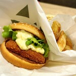 フレッシュネスバーガー 新宿三井ビル店 - 