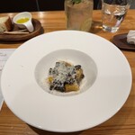 カステロ ヌォーボ - 6皿目
      南瓜のニョッキ、トランペット茸のソース
      