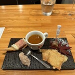 カステロ ヌォーボ - 1皿目
                                ・手長海老のリエット
                                ・手長海老のビスク
                                ・クエのテリーヌ
                                