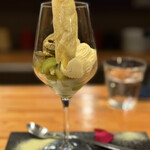 カステロ ヌォーボ - 9皿目
      岡山県産シャインマスカット、キイウイ、抹茶のチュイル、安納芋のクリームのパフェ