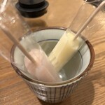 江戸前焼肉 岡本 - 食後サービス。りんごといちごかな？