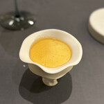 プレゼンテ スギ - ③大地の恵み（いすみ産ニホンミツバチの蜂蜜と水牛ミルクのババロア）