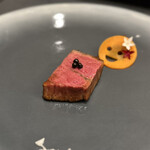 プレゼンテ スギ - ⑰High ＆ Low ステーキ（アントシカダのコオロギ醤と蜂蜜と山崎12年を塗った八千代黒牛ヒレ）