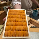 寿司栄 - 立派な箱詰め雲丹